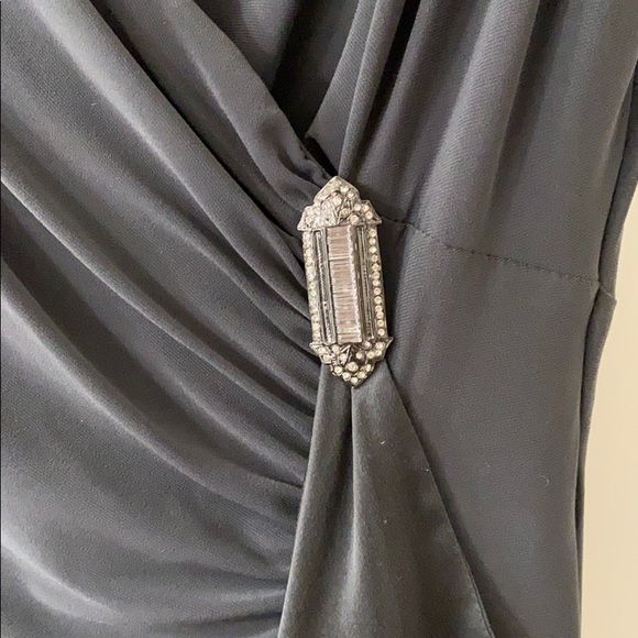 A gorgeous evening gown - Picture 2 of 6